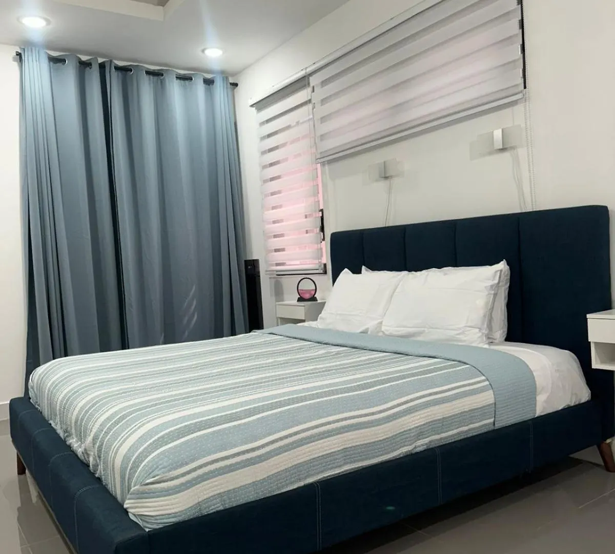 W39 Comfort Suites - Kingston - Pool